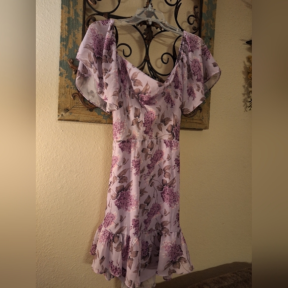 ONE AND ONLY- FLORAL PRINT RUFFLE  SLEEVED DRESS SIZE L. NWOT - Picture 4 of 8